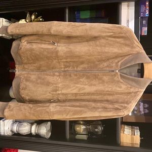 Hugo Boss suede leather jacket size 46R in tan never worn